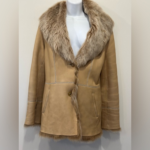 STEPHANE SARTE 100% Genuine Shearling, tan coat. US size S - Picture 1 of 16